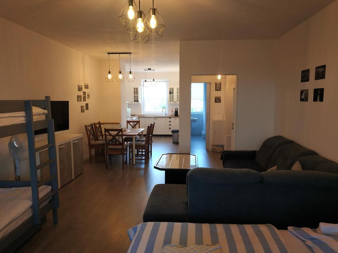 Apartman One To One Štúrovo Exteriér fotografie