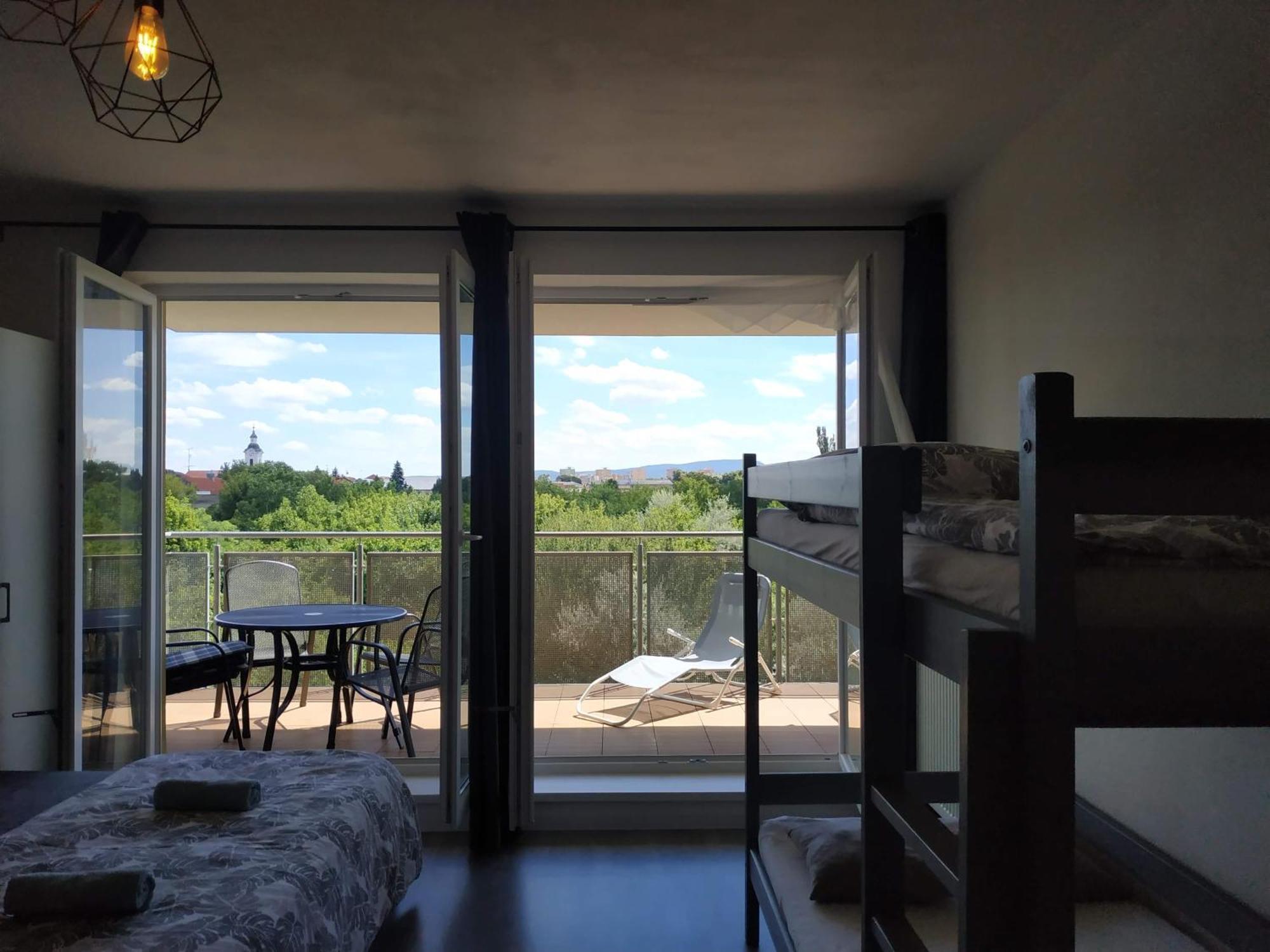 Apartman One To One Štúrovo Exteriér fotografie